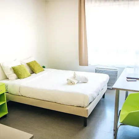 Twenty Business Flats Timone Apartahotel